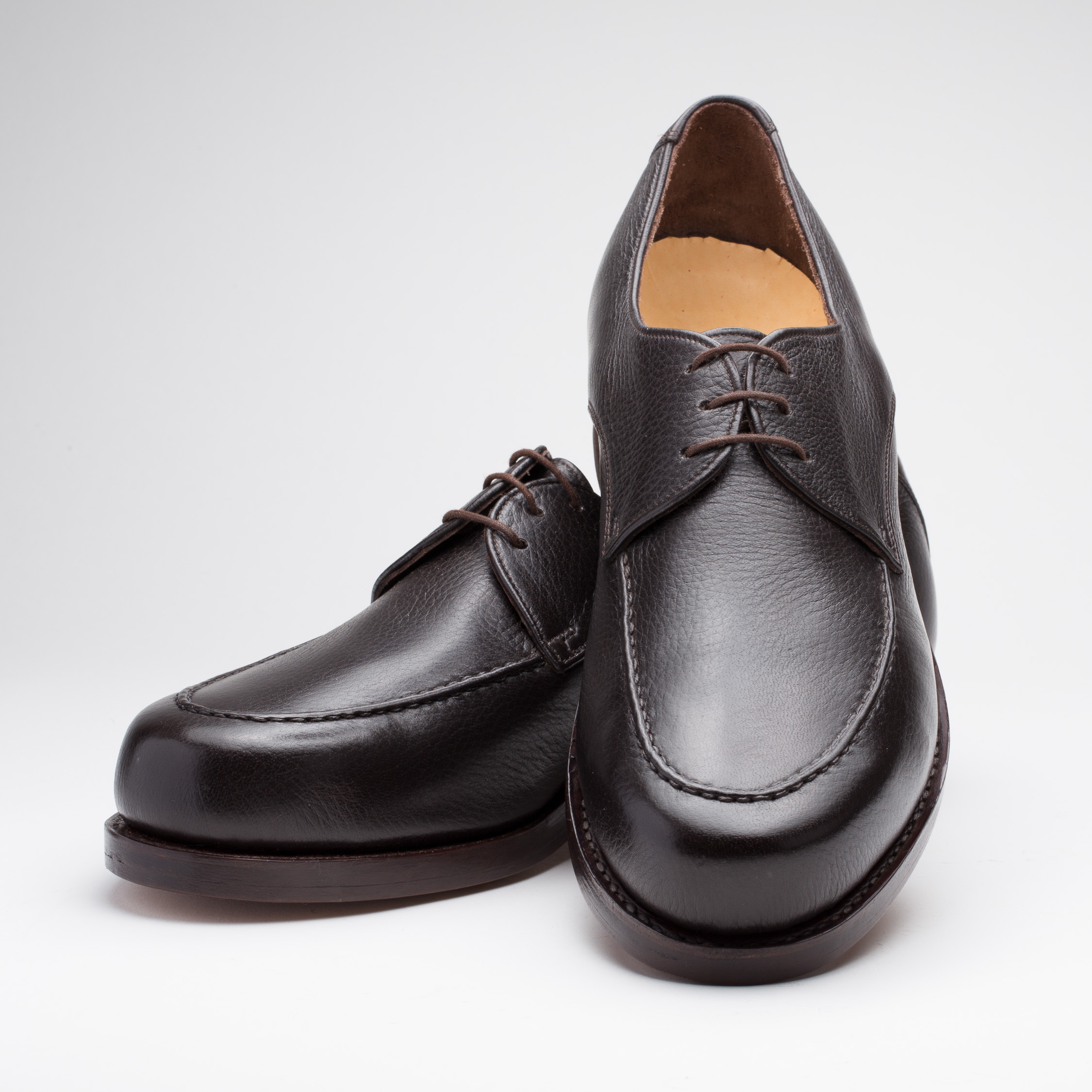 Norweger Herren Maßschuhe aus braunem Elchleder übereinander