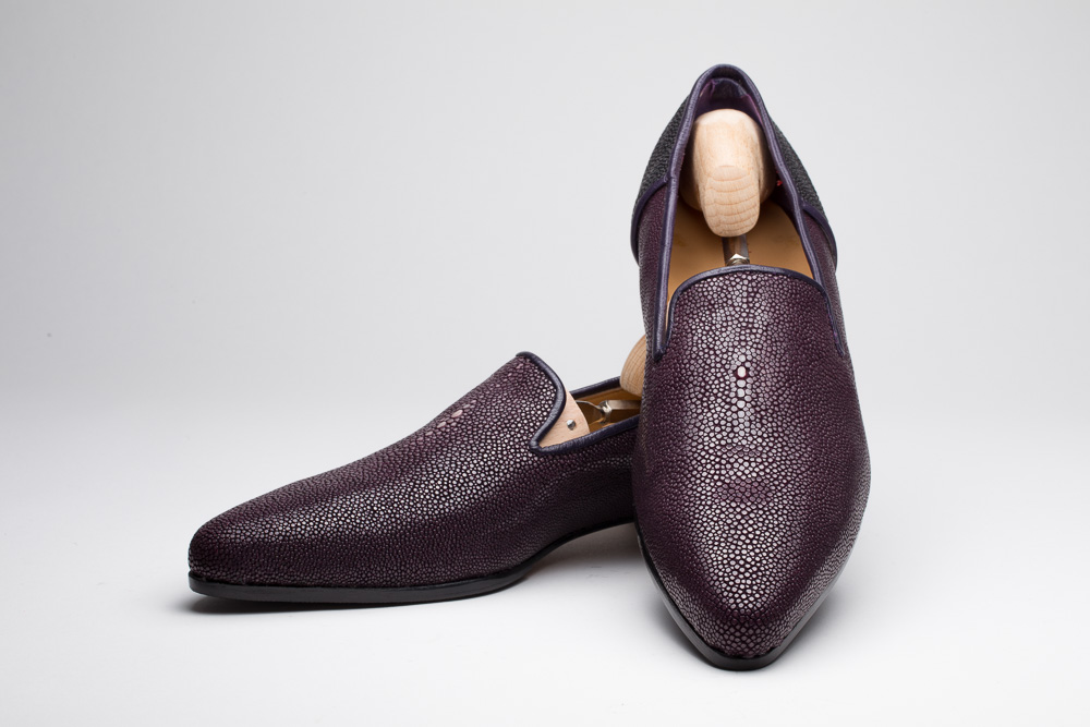 auberginefarbener Perlrochen Slipper Damenmaßschuhe