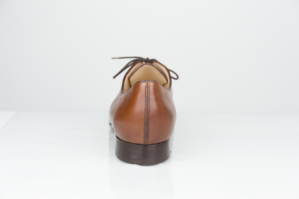 "One piece" Herren Maßschuh aus cognacfarbenem Rindleder von hinten